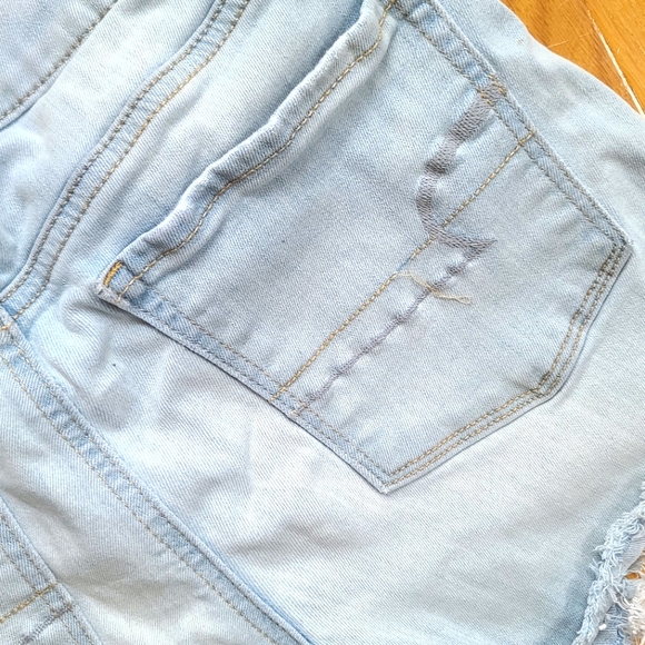 American Eagle Light Wash Shorts - Picture 2 of 6